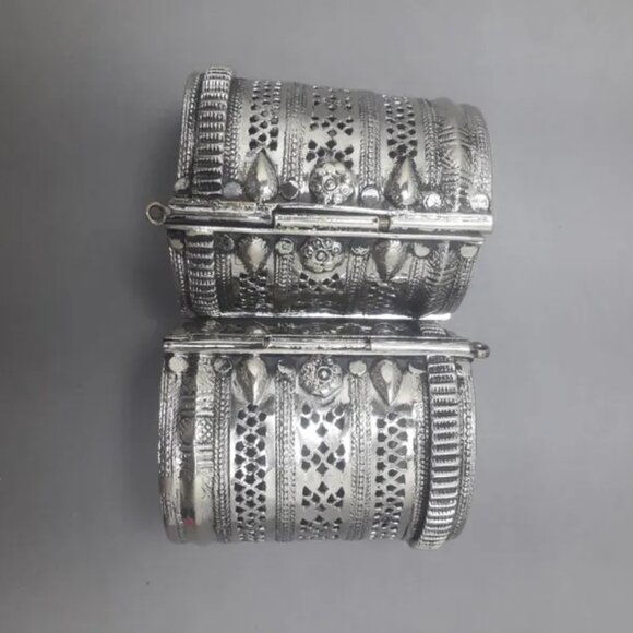 Single Cuff Bracelet, Antique Afghan Cuff, Vintage Afghan Handcuff Bracelet - Picture 2 of 5